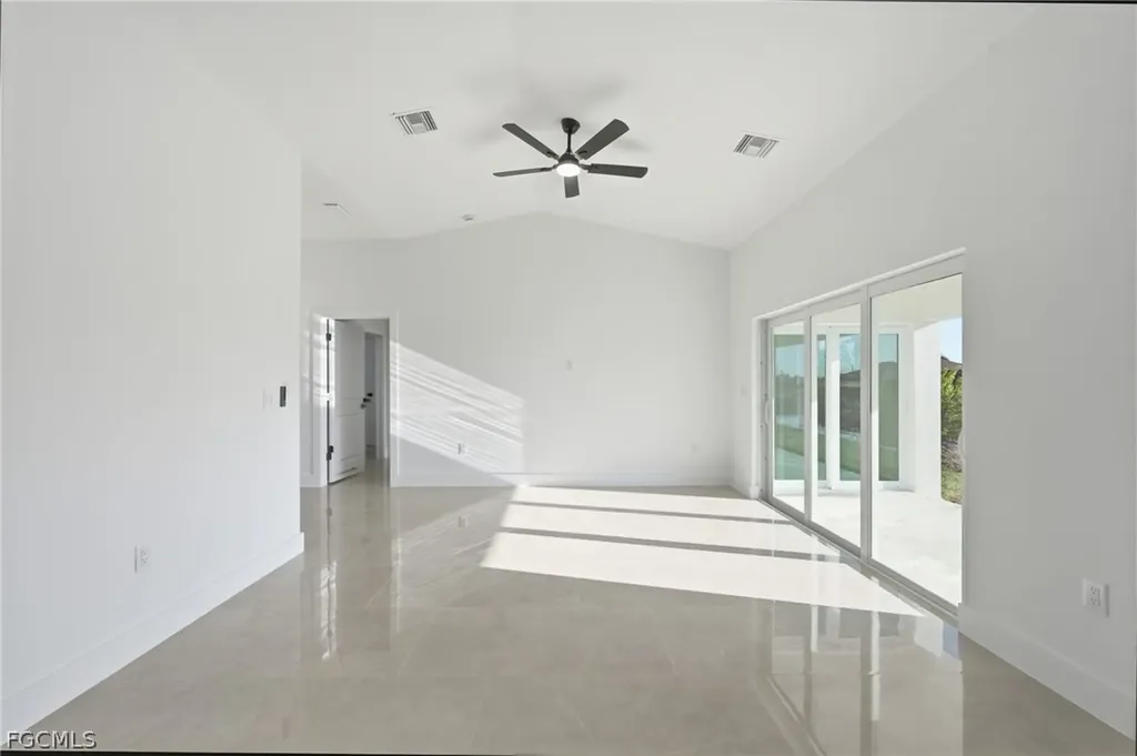 2105 NE 1st Avenue Cape Coral FL 33909