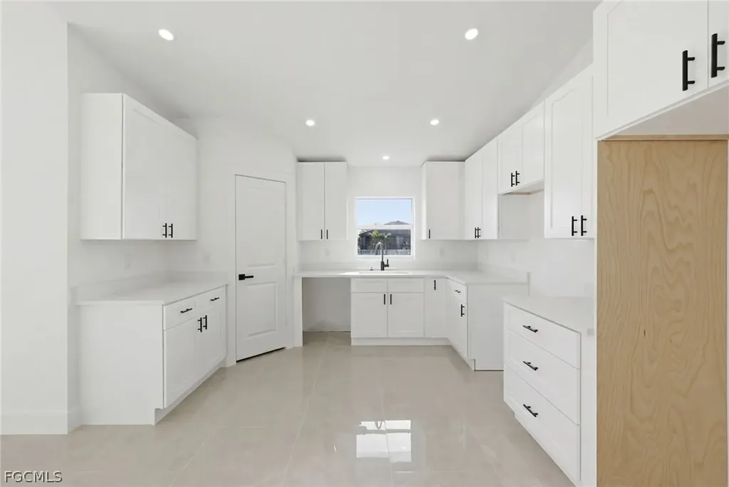 2105 NE 1st Avenue Cape Coral FL 33909