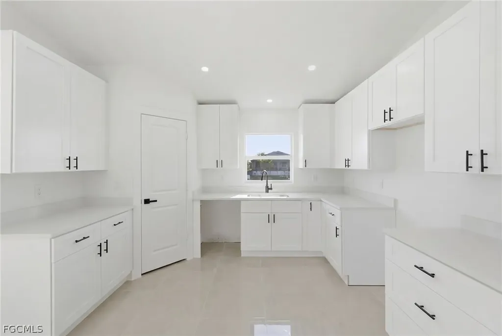 2105 NE 1st Avenue Cape Coral FL 33909