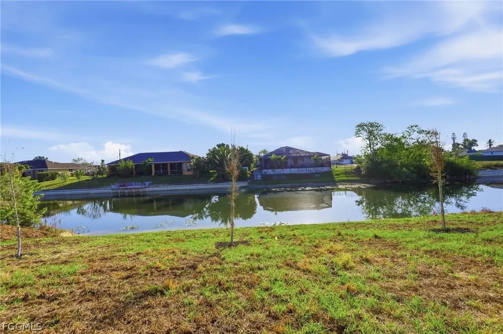 2105 NE 1st Avenue Cape Coral FL 33909