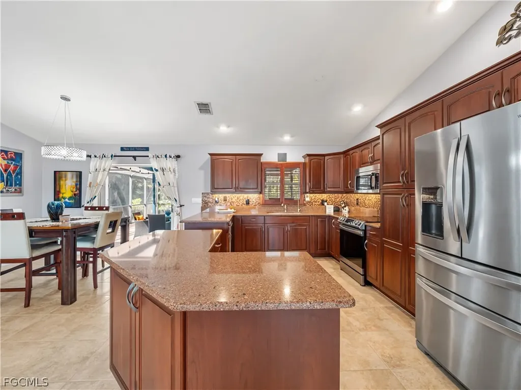 2138 SW 12th Place Cape Coral FL 33991