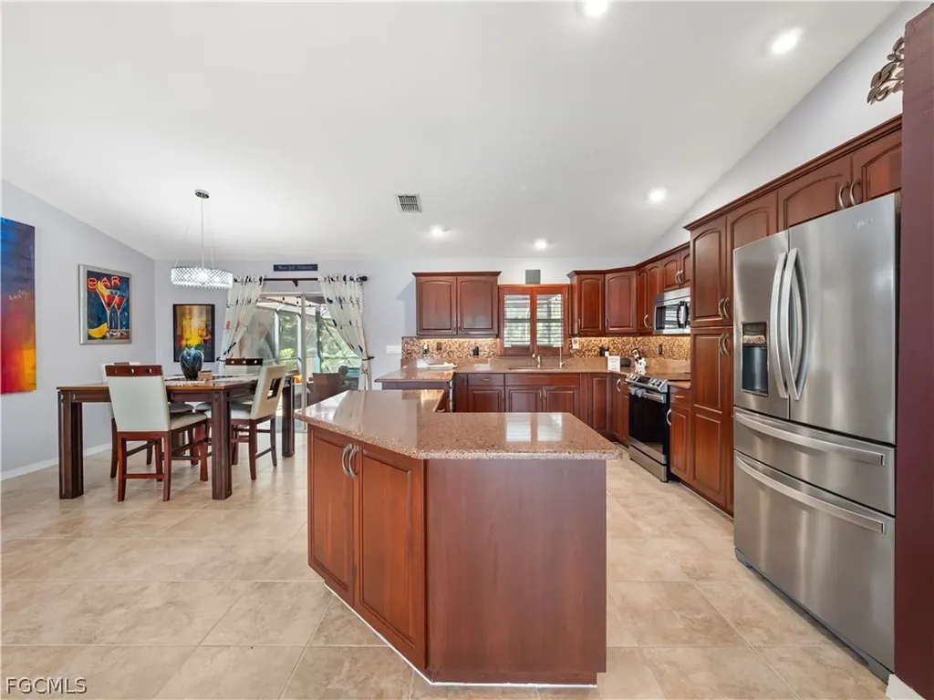 2138 SW 12th Place Cape Coral FL 33991