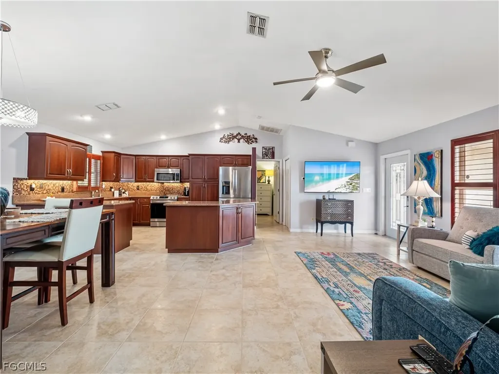 2138 SW 12th Place Cape Coral FL 33991