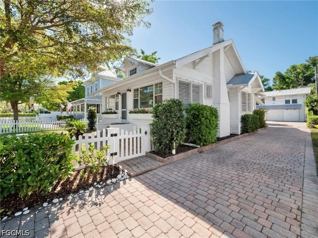 1310 Poinciana Avenue Fort Myers FL 33901