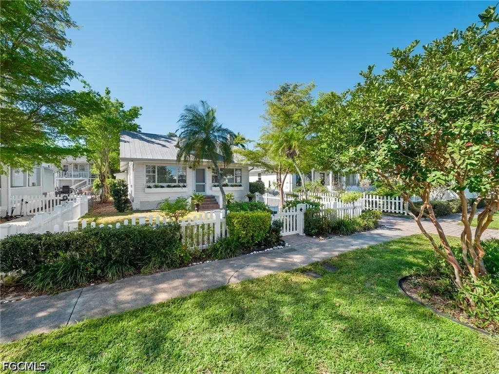 1310 Poinciana Avenue Fort Myers FL 33901