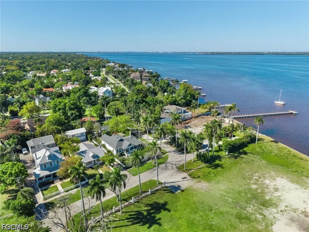 1310 Poinciana Avenue Fort Myers FL 33901