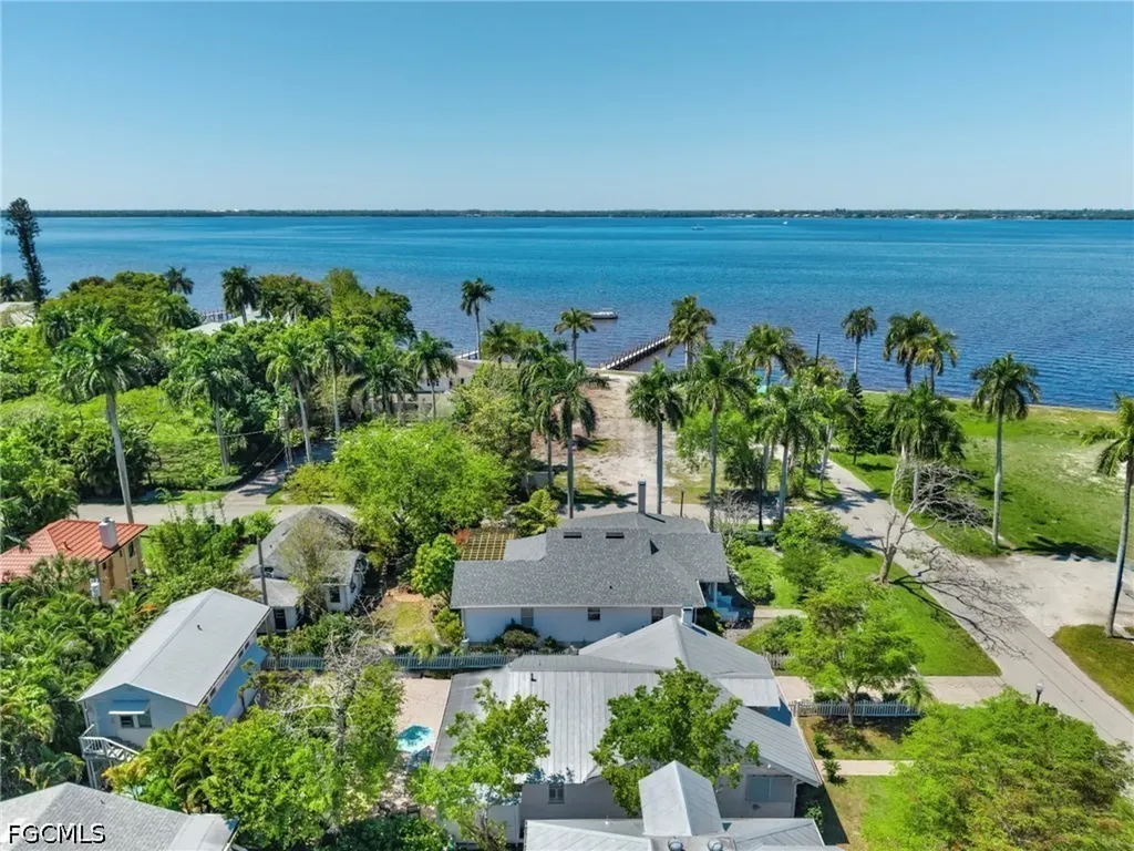 1310 Poinciana Avenue Fort Myers FL 33901