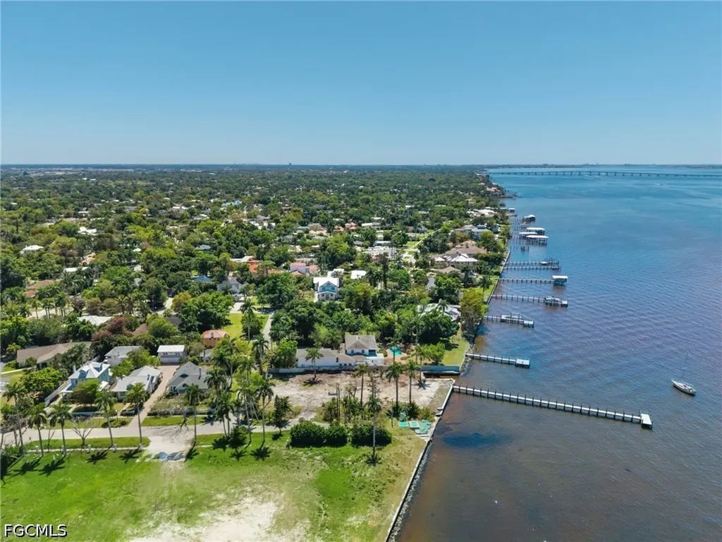 1310 Poinciana Avenue Fort Myers FL 33901