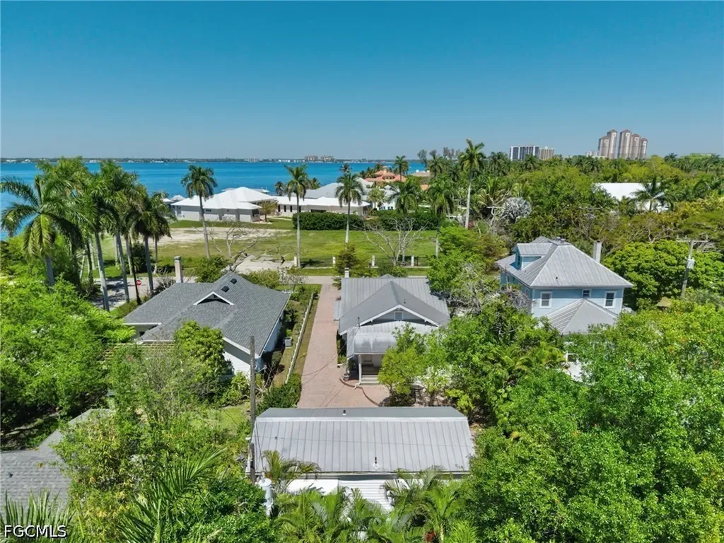 1310 Poinciana Avenue Fort Myers FL 33901