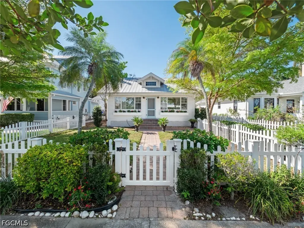 1310 Poinciana Avenue Fort Myers FL 33901