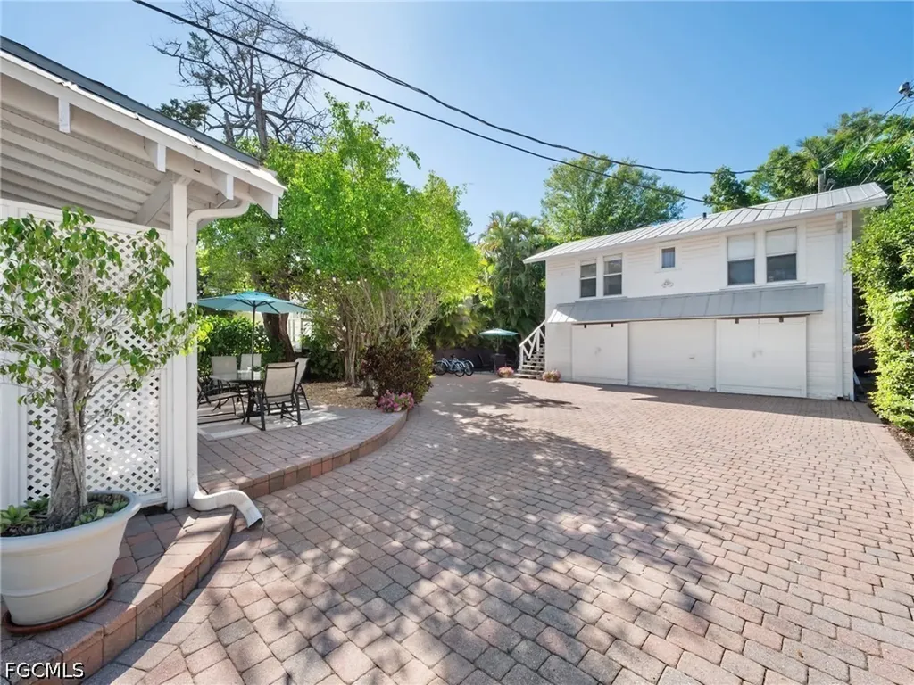 1310 Poinciana Avenue Fort Myers FL 33901