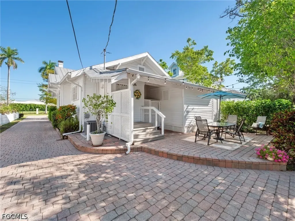 1310 Poinciana Avenue Fort Myers FL 33901