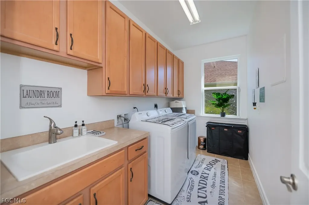 223 Destiny Circle Cape Coral FL 33990