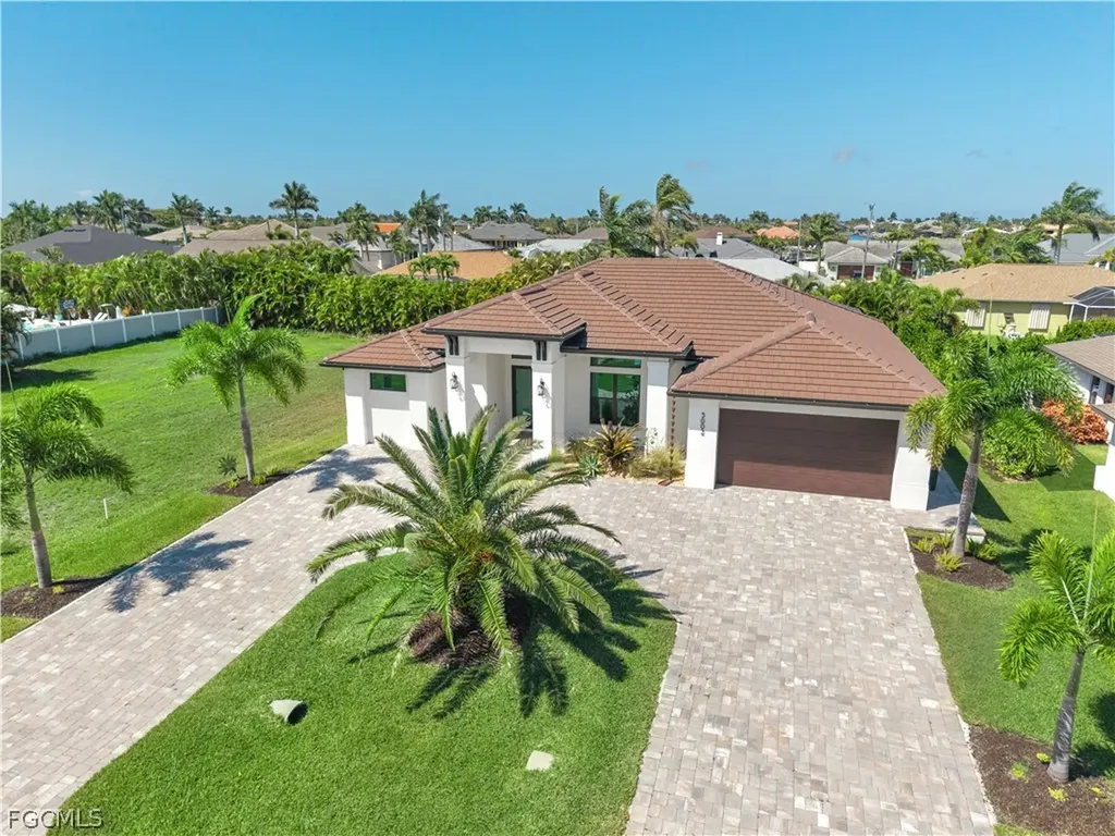 5002 Agualinda Boulevard Cape Coral FL 33914