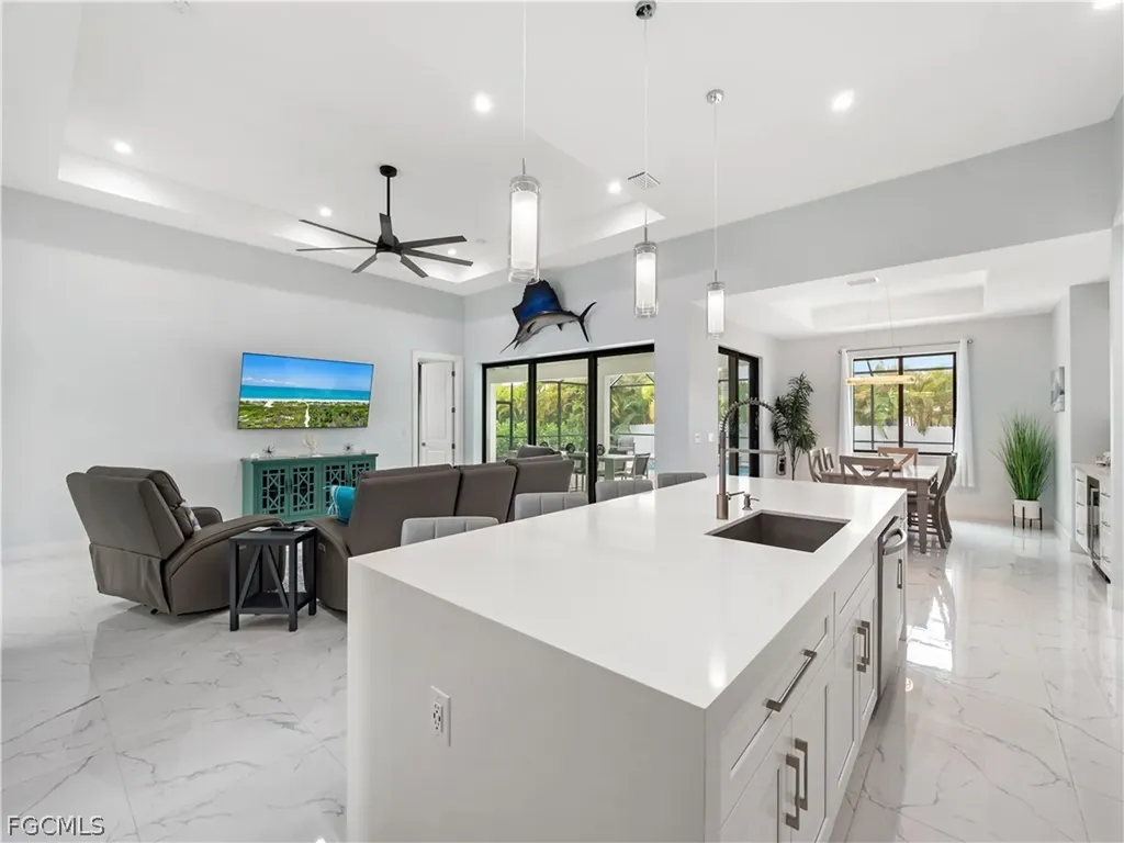 5002 Agualinda Boulevard Cape Coral FL 33914