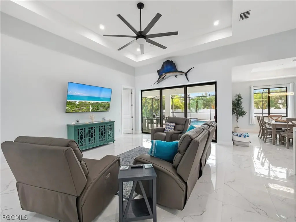 5002 Agualinda Boulevard Cape Coral FL 33914