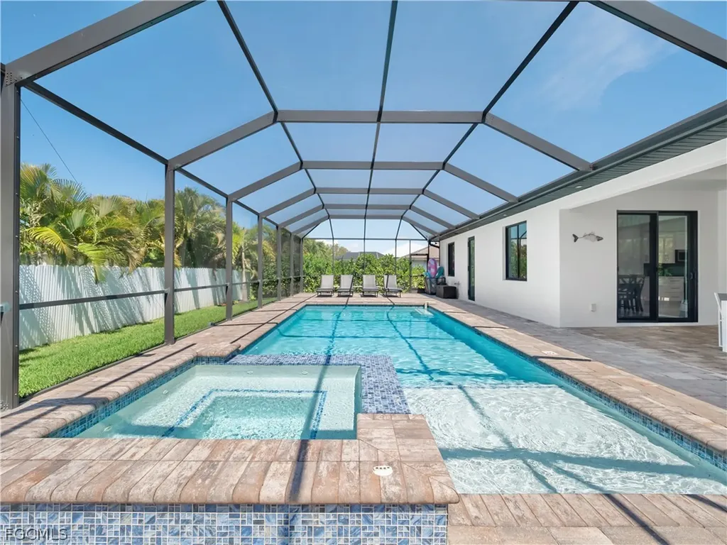 5002 Agualinda Boulevard Cape Coral FL 33914