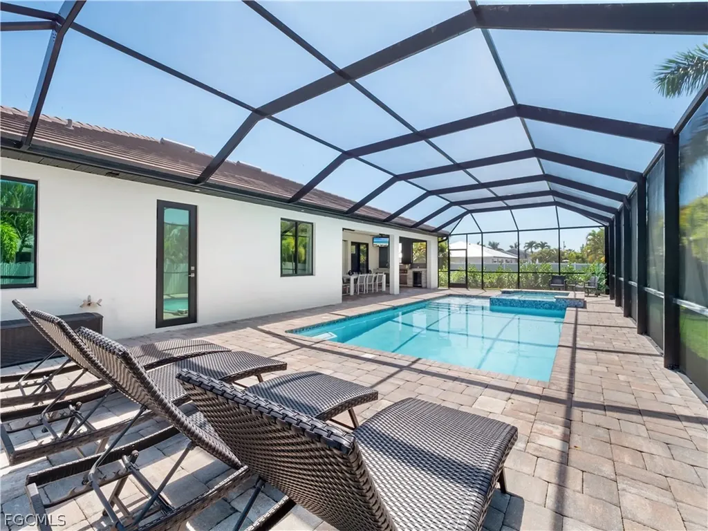 5002 Agualinda Boulevard Cape Coral FL 33914
