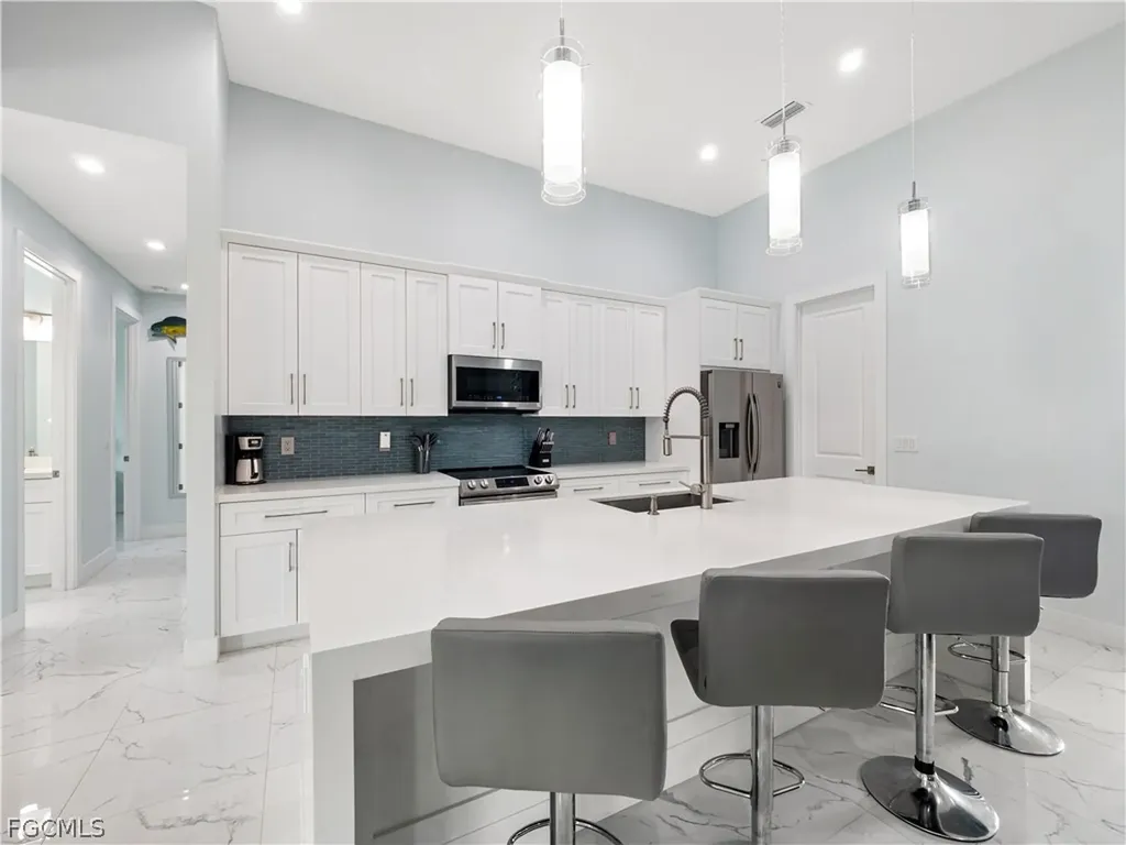 5002 Agualinda Boulevard Cape Coral FL 33914