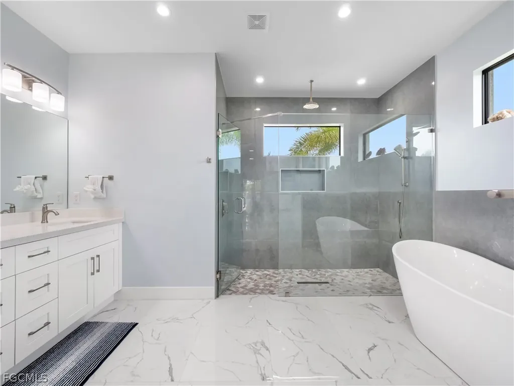 5002 Agualinda Boulevard Cape Coral FL 33914