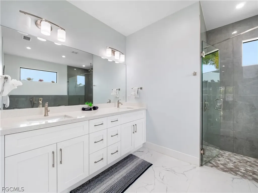 5002 Agualinda Boulevard Cape Coral FL 33914