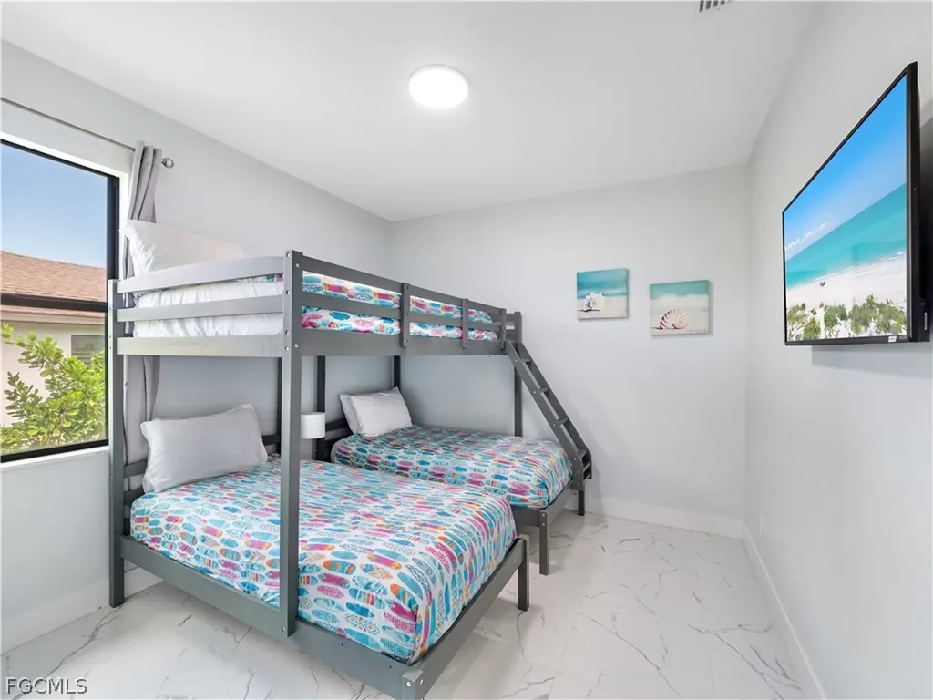 5002 Agualinda Boulevard Cape Coral FL 33914