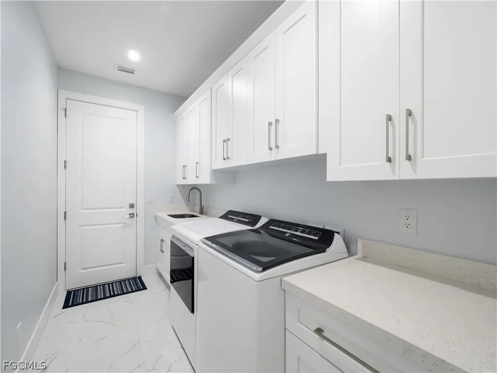 5002 Agualinda Boulevard Cape Coral FL 33914