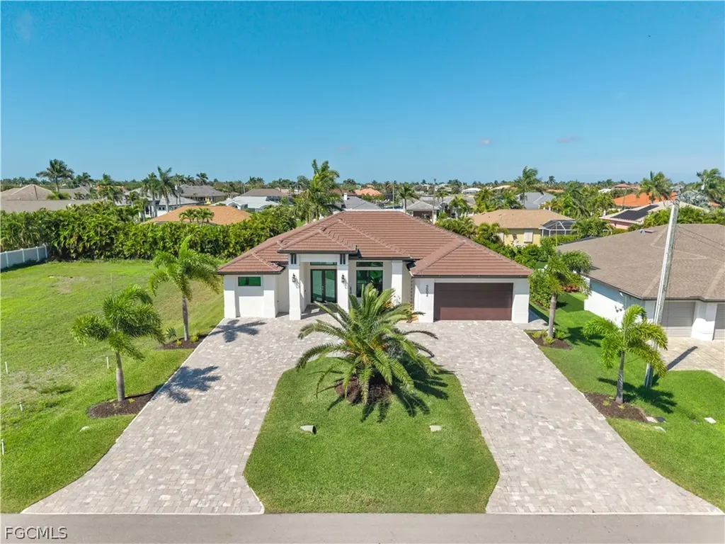 5002 Agualinda Boulevard Cape Coral FL 33914