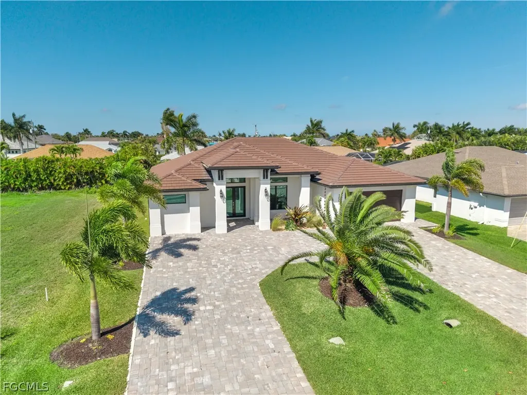 5002 Agualinda Boulevard Cape Coral FL 33914