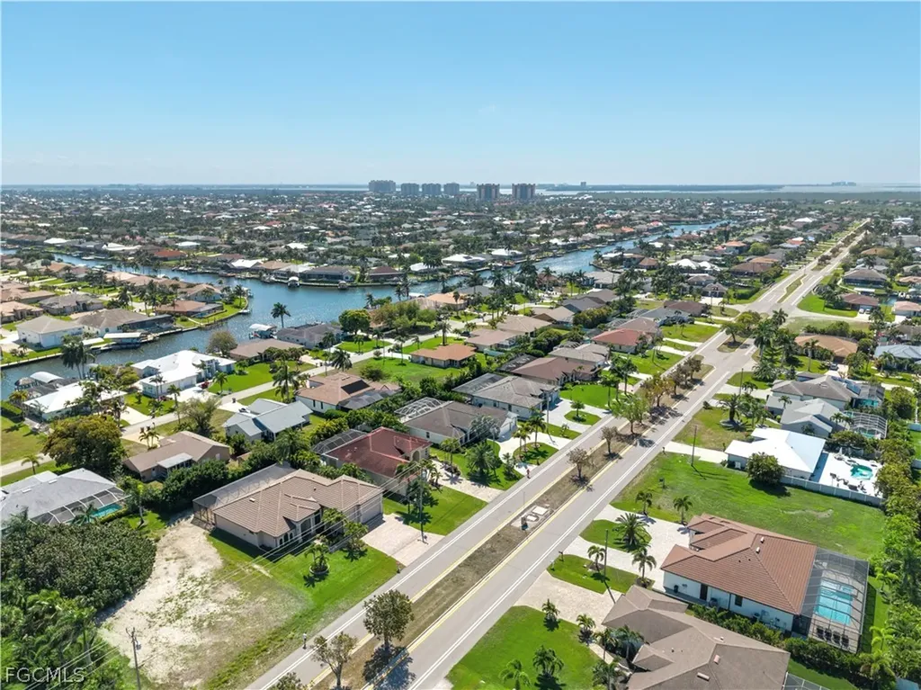 5002 Agualinda Boulevard Cape Coral FL 33914