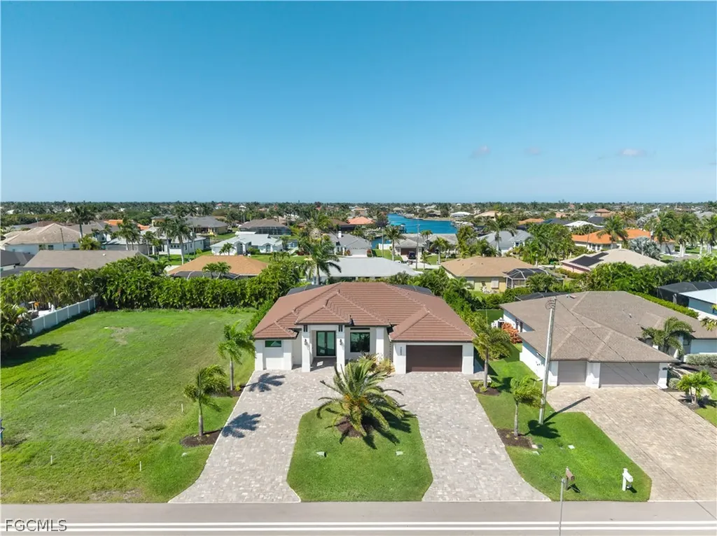 5002 Agualinda Boulevard Cape Coral FL 33914