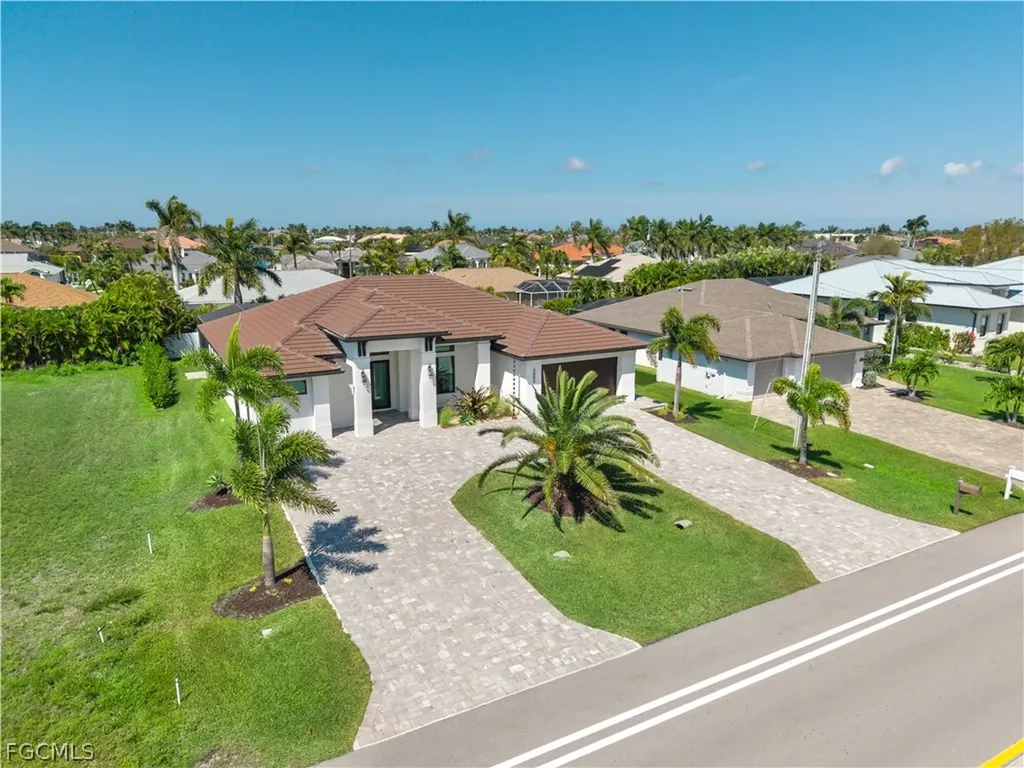 5002 Agualinda Boulevard Cape Coral FL 33914