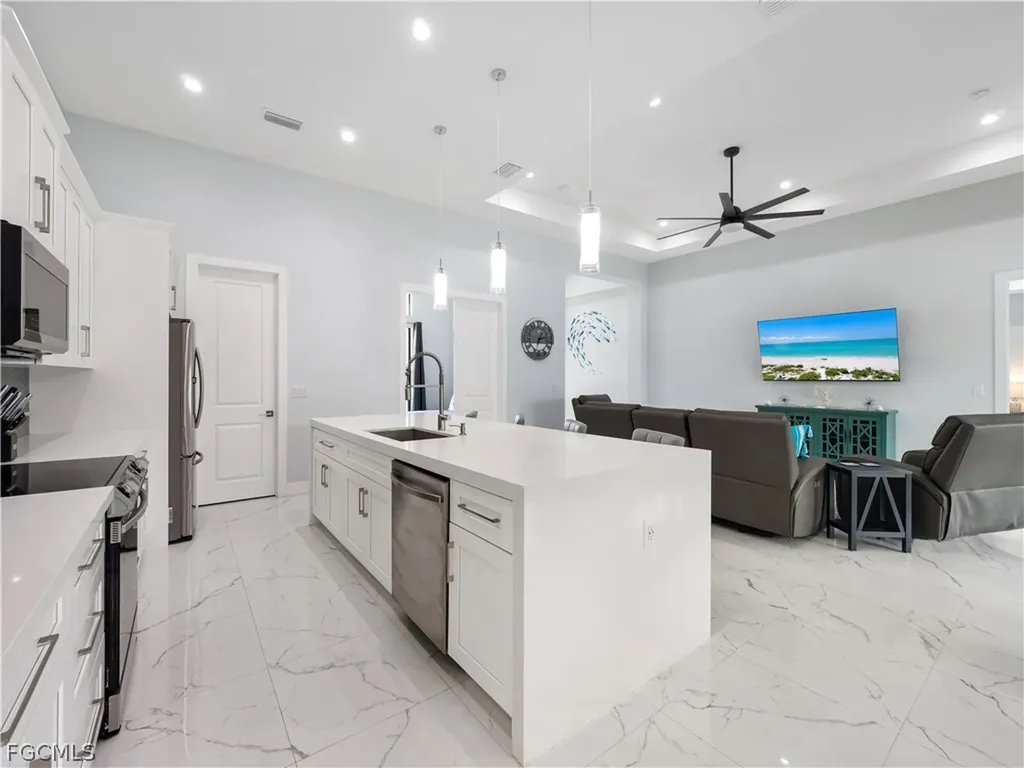 5002 Agualinda Boulevard Cape Coral FL 33914