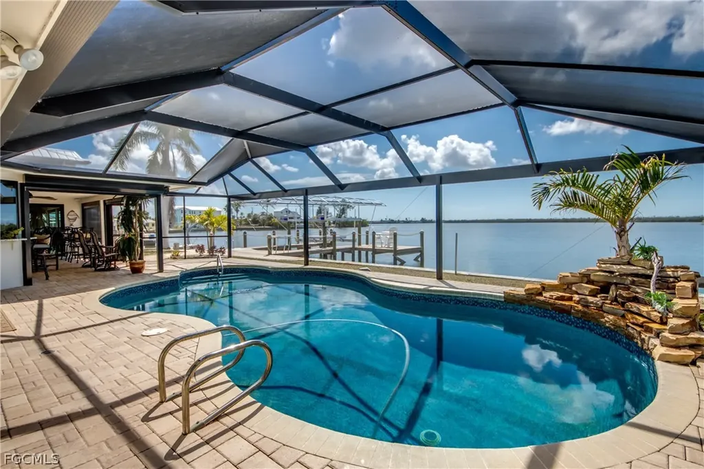 11599 Island Avenue Matlacha FL 33993