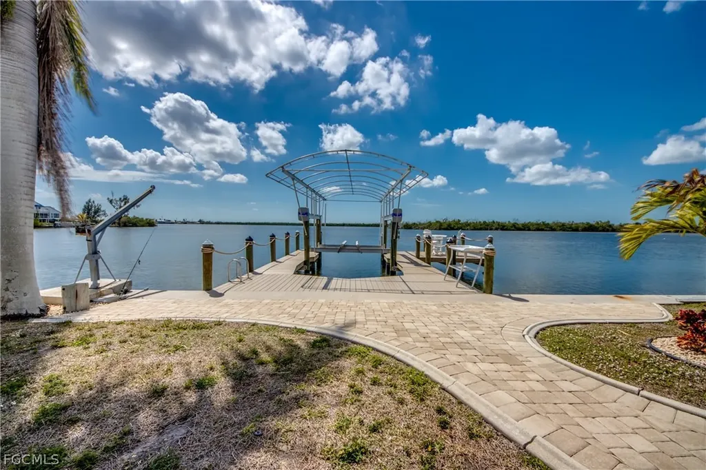 11599 Island Avenue Matlacha FL 33993