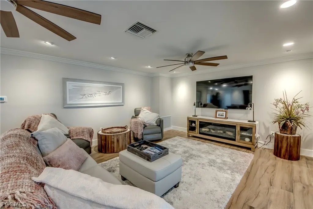 11599 Island Avenue Matlacha FL 33993