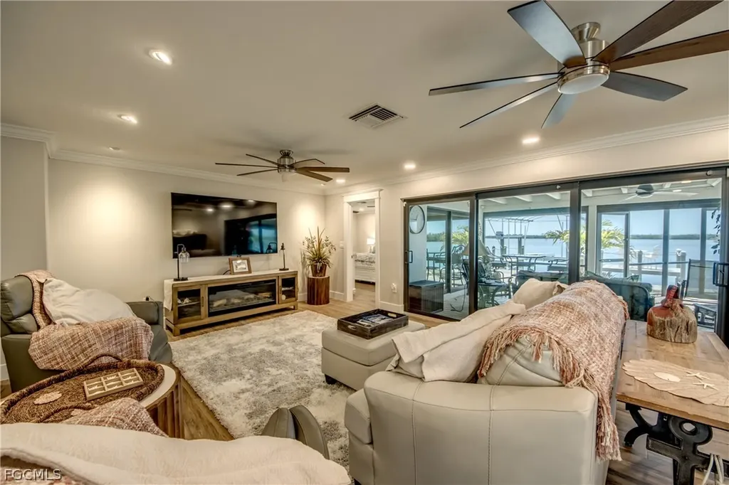 11599 Island Avenue Matlacha FL 33993