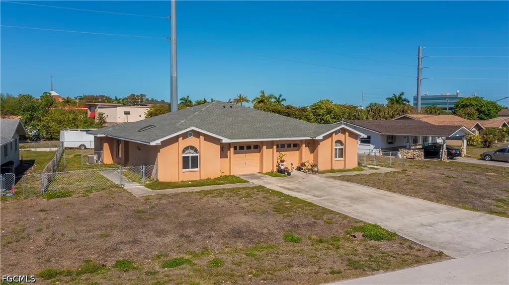 2620-2622 SE 16th Place Cape Coral FL 33904