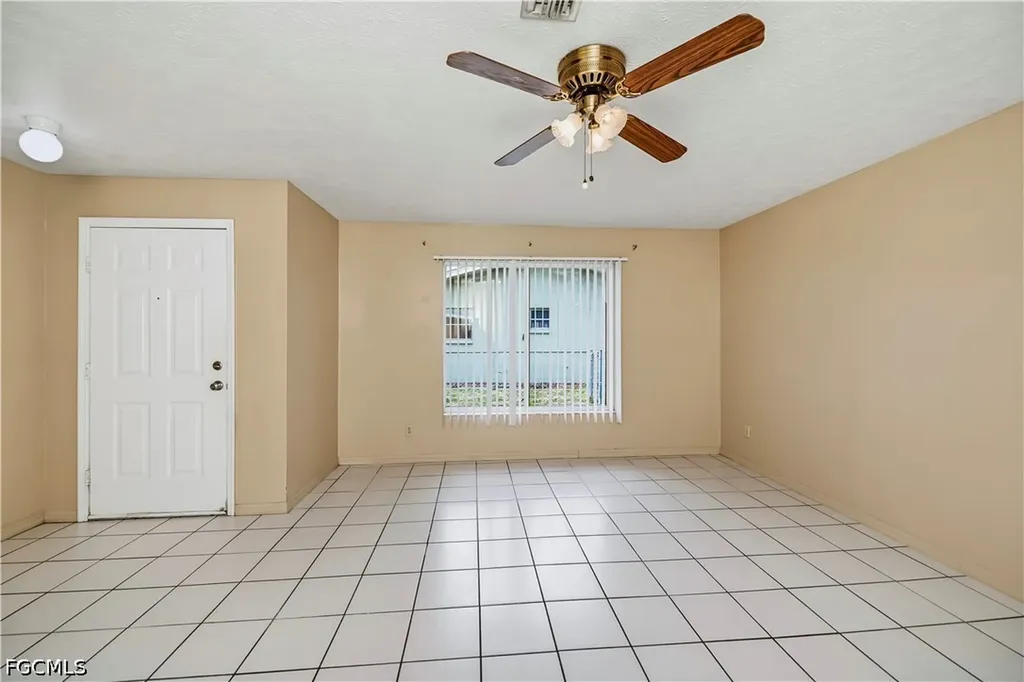 2620-2622 SE 16th Place Cape Coral FL 33904