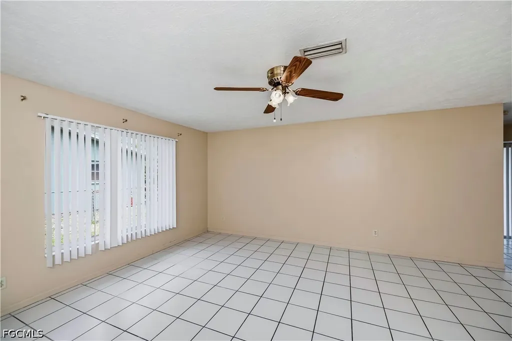 2620-2622 SE 16th Place Cape Coral FL 33904