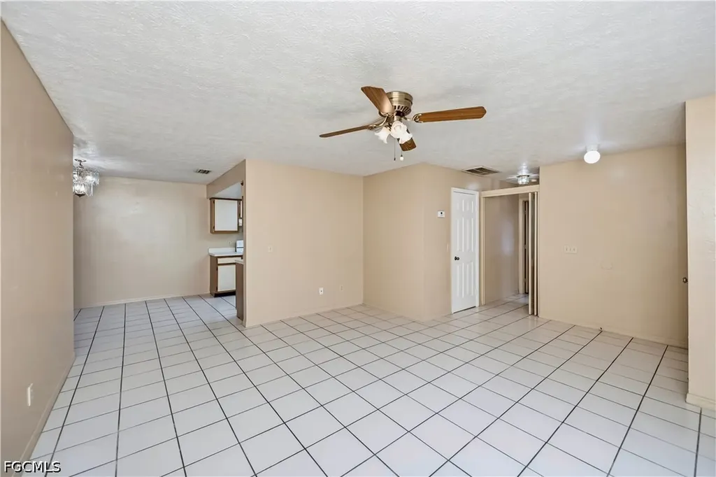 2620-2622 SE 16th Place Cape Coral FL 33904