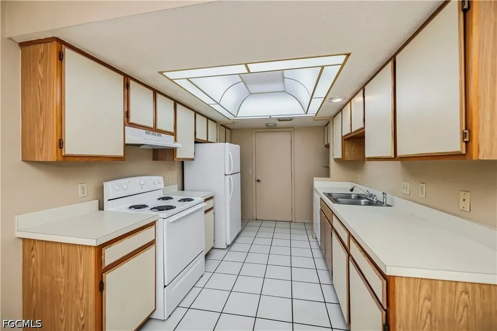 2620-2622 SE 16th Place Cape Coral FL 33904