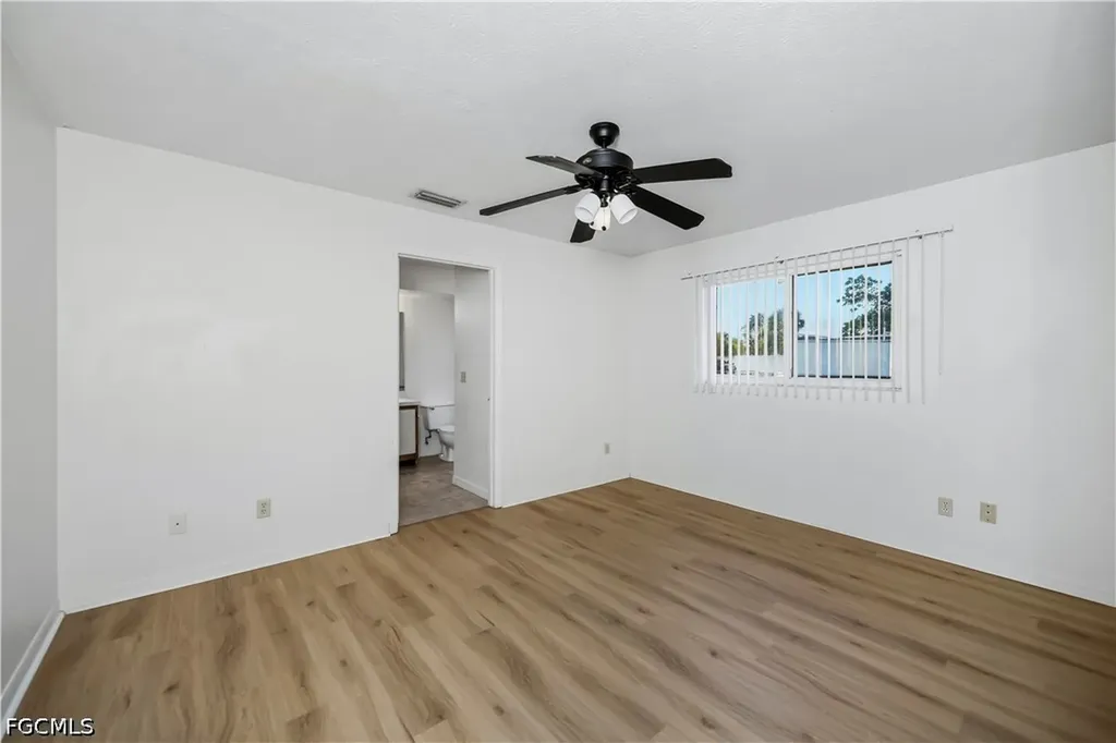 2620-2622 SE 16th Place Cape Coral FL 33904