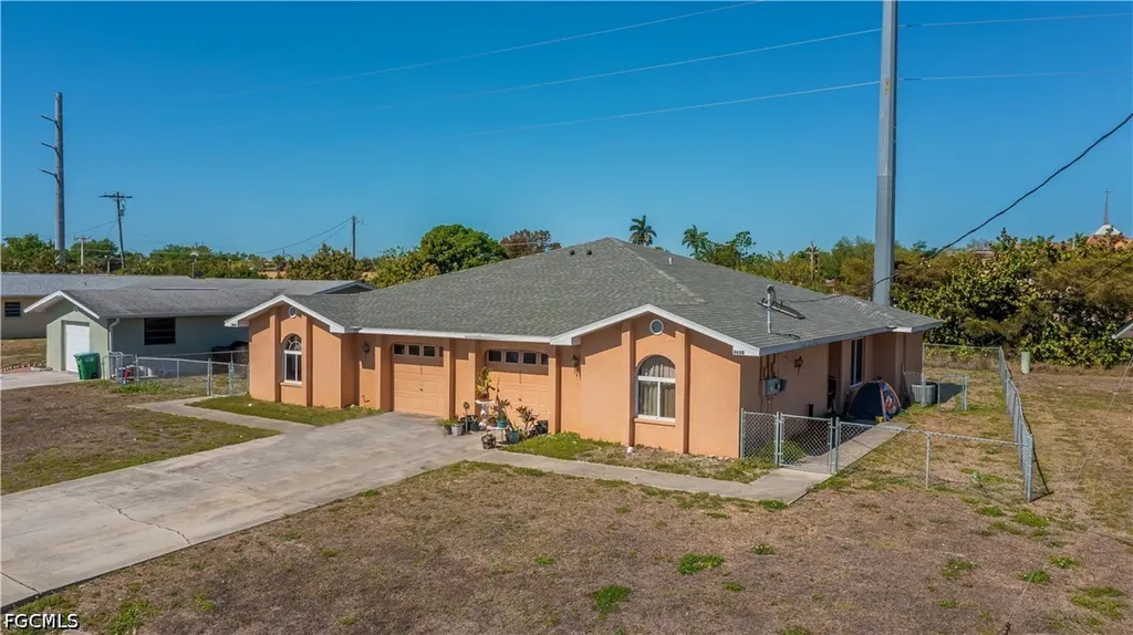 2620-2622 SE 16th Place Cape Coral FL 33904