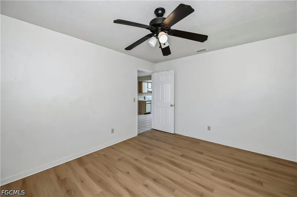 2620-2622 SE 16th Place Cape Coral FL 33904