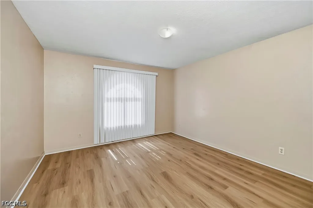 2620-2622 SE 16th Place Cape Coral FL 33904