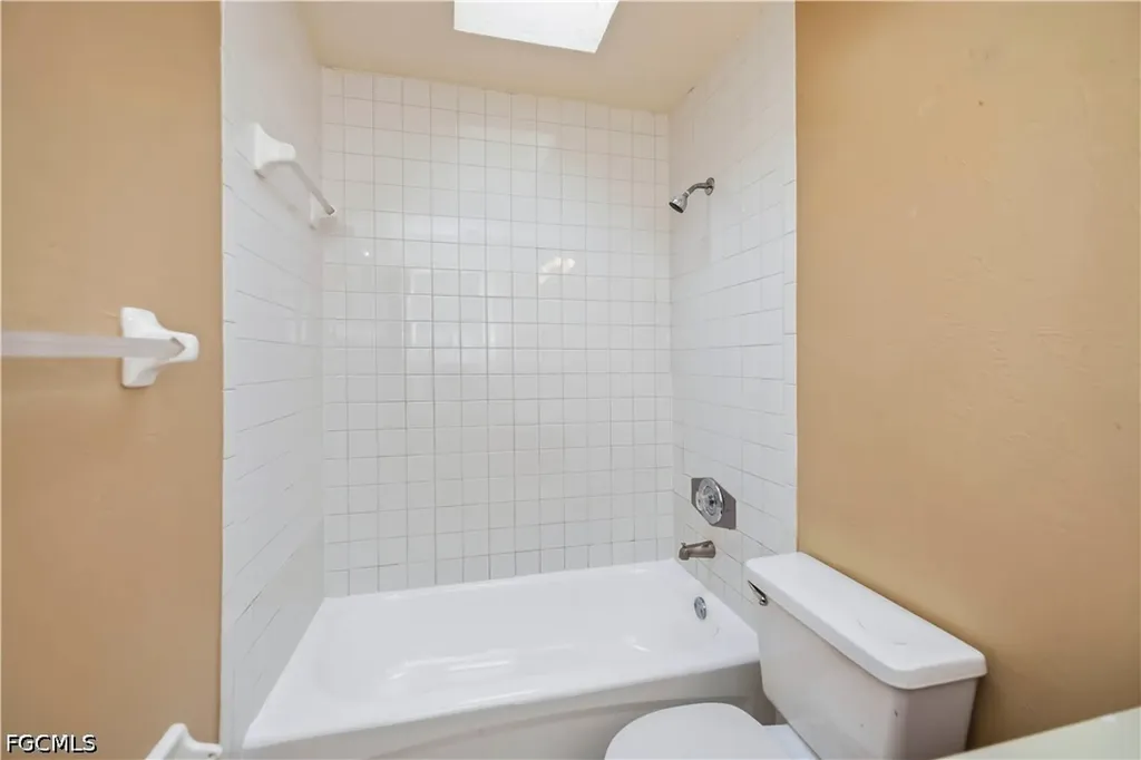 2620-2622 SE 16th Place Cape Coral FL 33904