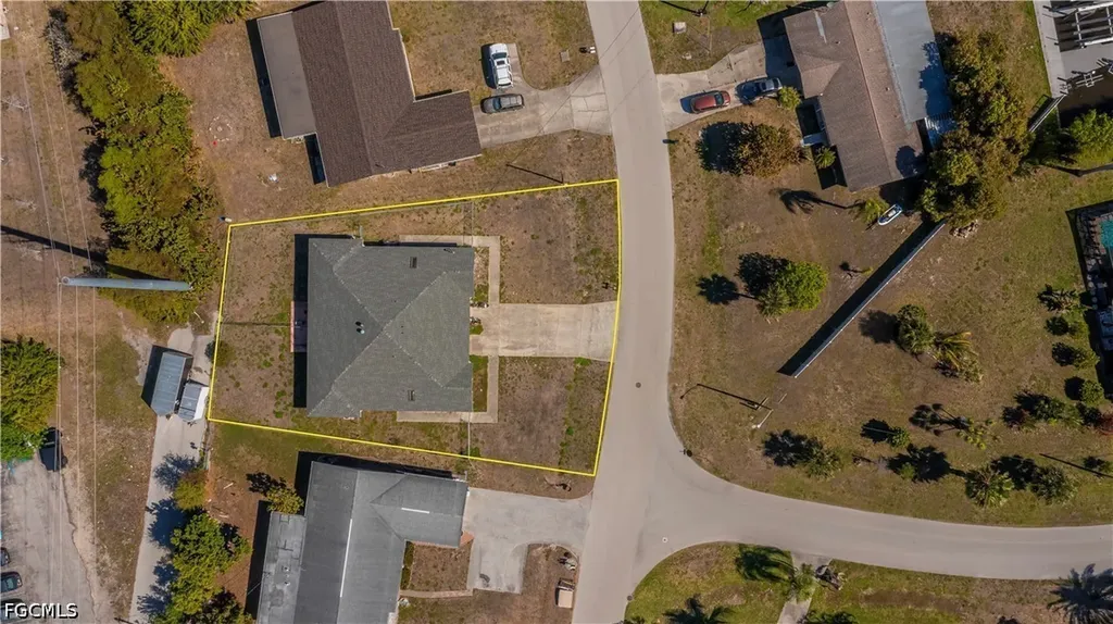 2620-2622 SE 16th Place Cape Coral FL 33904