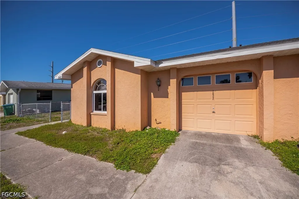 2620-2622 SE 16th Place Cape Coral FL 33904