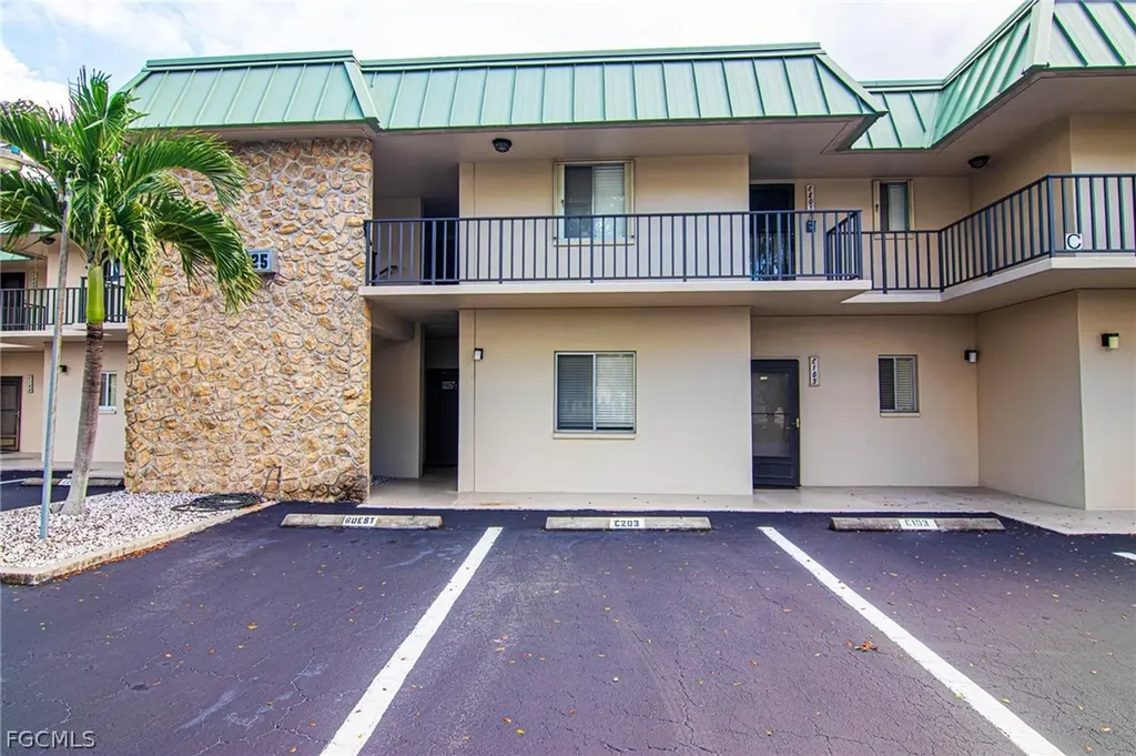 6725 Winkler Road Fort Myers FL 33919
